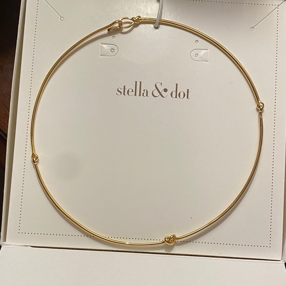 Stella & Dot Gold Knot Necklace